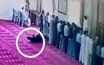 لحظه جان‌دادن نمازگزار روزه‌دار در مسجد