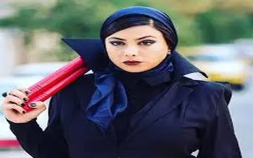 تیپ عجیب و غریب آزاده صمدی در قشم