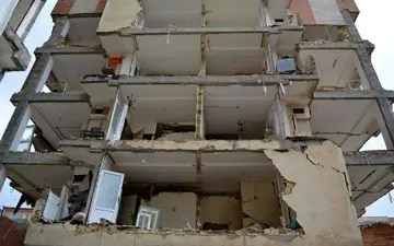 نشست ویژه مجلس برای تعیین بودجه مناطق زلزله‌زده کرمانشاه 