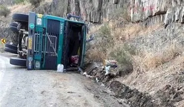 واژگونی تانکر حامل بنزین در جاده نورآباد به کرمانشاه