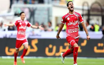 سنگ اندازی های ناتمام در مقابل پای ستاره پرسپولیس