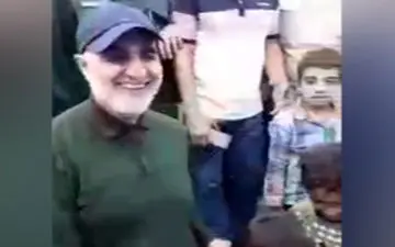 
حضور سردار سلیمانی و شادی مردم سیل زده شهرستان شادگان 