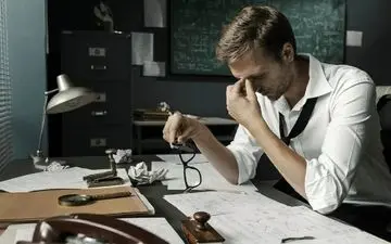 غلبه بر بحران فروپاشی روانی: راهکارهایی برای بازیابی قدرت و تاب آوری