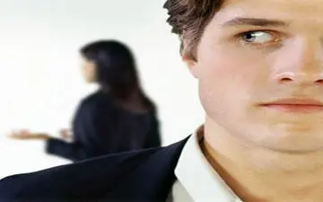 همسرم خیلی به من شک دارد!| چگونه با همسر شکاکم رفتار کنم؟