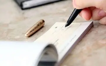 هشدار| از قبول چک تاریخ روز تعطیل خودداری کنید