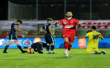 جدال دیدنی پرسپولیس- پیکان از لنز فرتاک ورزشی