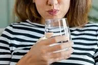 با غرغره آب نمک می‌توانیم بر سرماخوردگی غلبه کنیم؟