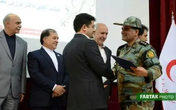 مراسم تکریم و معارفه مدیر عامل جمعیت هلال احمر استان کرمانشاه به روایت تصویر