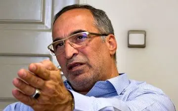 انتقاد شدید از مدیریت فعلی استقلال: دلارها به حراج رفت/راز پشت پرده شعارهای علیه استقلال در سال ۱۳۸۸