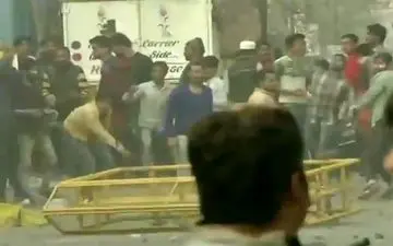 تعداد کشته‌های اعتراض علیه سفر ترامپ و قانون تبعیض مذهبی در هند به  ۴۲ نفر رسید