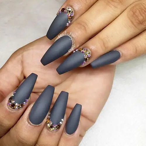 طراحی ناخن با لاک طوسی