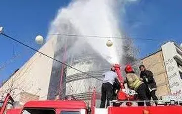 حریق مهیب در پاساژ پوشاک خیابان کاشانی 