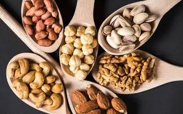 گردو پرکالری‌ترین و بادام هندی کم‌کالری‌ترین مغزها