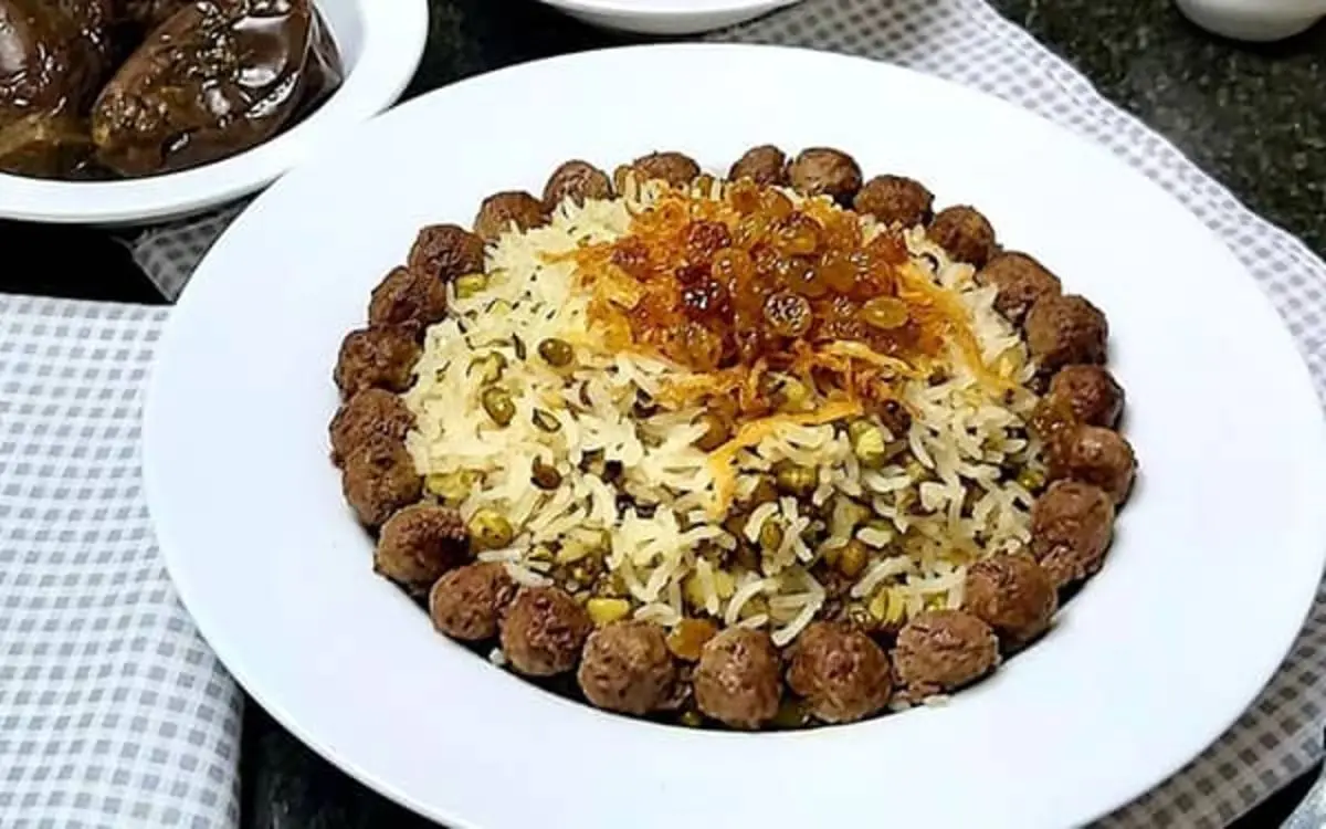 طرز تهیه ماش پلو با گوشت قلقلی؛ یک غذای اصیل ایرانی