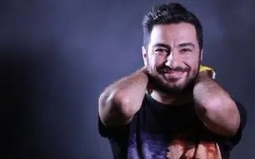 تیپ منحصر به فرد "نوید محمدزاده" کنار دختر هوادار 