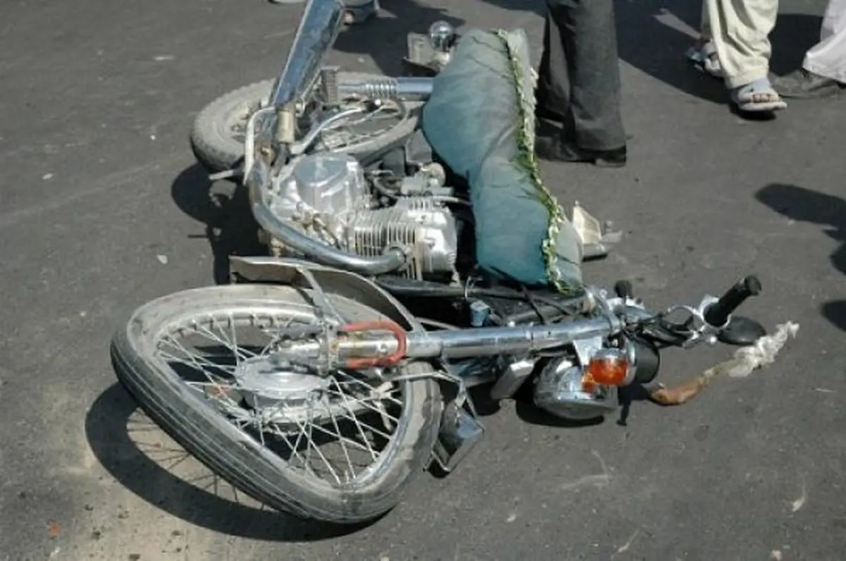 مرگ راننده جوان موتورسیکلت بر اثر تصادف با کامیون