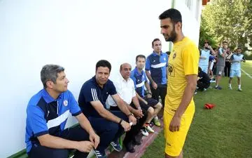 ستاره طلایی پوشان: از امیرخان قلعه‌نویی تشکر می‌کنم که اجازه دادند برگردم!