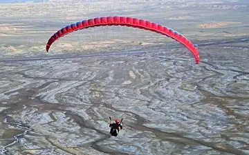  سقوط پاراگلایدر در شهرستان مشگین‌شهر؛ یک نفر جان‌باخت