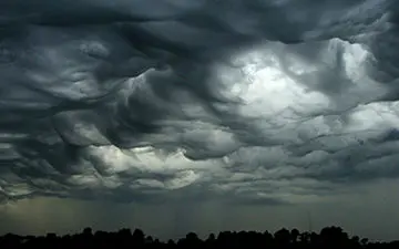 ابرهایی با شکل عجیب و غریب + فیلم