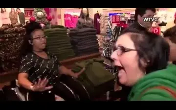 درگیری شدید خریداران آمریکایی در جمعه سیاه +فیلم 