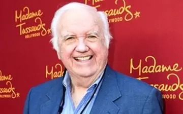 چاک مک‌کان کمدین و صداپیشه آمریکایی در ۸۳ سالگی از دنیا رفت