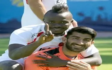 مهاجم جدید پرسپولیس در آغوش علیرضا بیرانوند +عکس