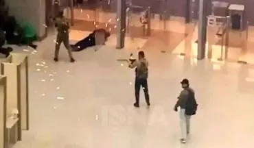 لحظه وحشتناک ورود ۴ تروریست به سالن کنسرت در مسکو | فیلم