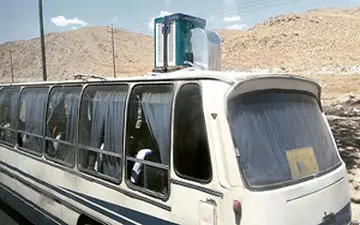 ابتکار جالب راننده های اتوبوس یزدی برای فرار از گرما + فیلم 