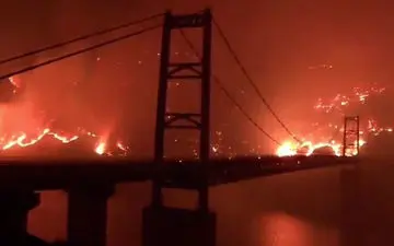 شعله‌های آتش درحال سوزاندن کالیفرنیا + فیلم