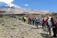 ۴ ساعت جست‌وجوی بی‌امان؛ امدادگران هلال‌احمر، ۲ زن کوهنورد را نجات دادند