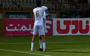 گل اول چادرملو به هوادار + ویدئو