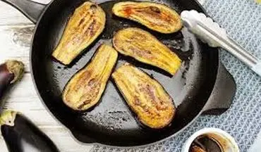 سرخ کردن بادمجان  با این روش ها تا روغن کمتری ببرد!