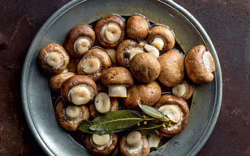 آموزش امروز فوق العاده س| دستور تهیه ترشی قارچ خانگی !