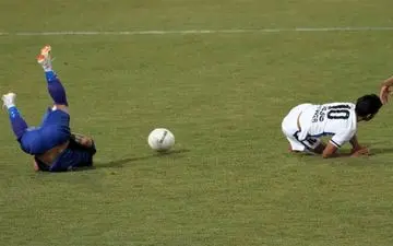 بیانی: در ساق پای بازیکنان استقلال ترس دیده می‌شود/ پرسپولیس یک تیم معمولی است 