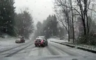 سر خوردن ماشین در جاده یخ زده + فیلم