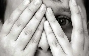 چند راهکار ساده برای آرام‌سازی و خروج کودکان از شوک صدای انفجار+ اینفوگرافیک