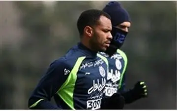 تلاش های آخر سران باشگاه استقلال برای بازگشت مدافع برزیلی


