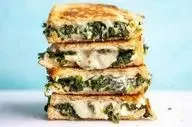 طرز تهیه ساندویچ اسفناج و پنیر: گام به گام