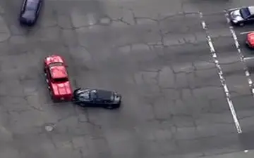 آتش گرفتن خودرو پس از تعقیب و گریز