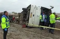 اتوبوس مسافربری در محور خور-خوسف واژگون شد؛ 18 مصدوم

