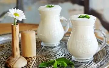 دوغ: خواص، مضرات و 18 نکته کلیدی قبل از مصرف