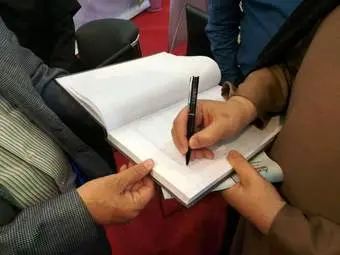 گزارش تصویری از بازدید حجت الاسلام سید محمد علی ابطحی از غرفه فرتاک نیوز