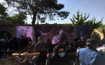 حضور هنرمندان در مراسم خاکسپاری محمدعلی کشاورز