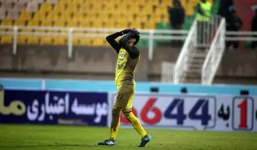 گریه و واکنش حسینی بعد از دریافت کارت زرد و از دست دادن دربی+تصاویر