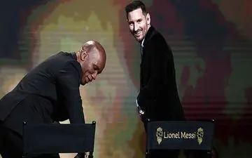 کنایه هم‌تیمی فان دایک پس از رسیدن مسی به توپ طلا