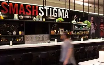 آشپزهای این رستوران همگی بیماری ایدز دارند + عکس