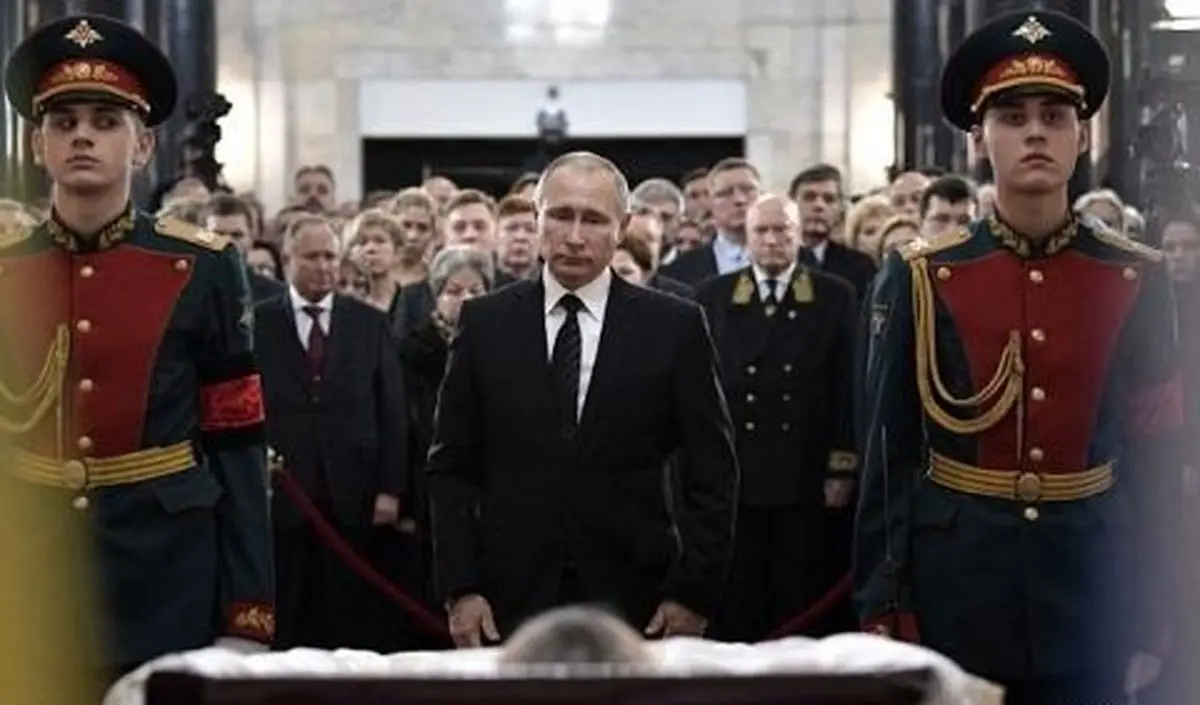 
بغض پوتین در مراسم تدفین سفیر روس+تصاویر
