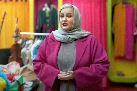 نعیمه نظام‌دوست شمع روشن کرد! لحظه‌ای تاثیرگذار در خیابان + عکس