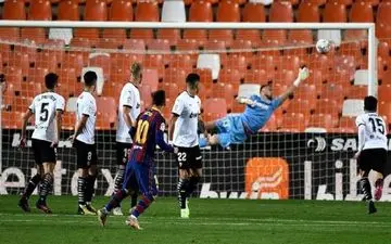 بارسا در شب درخشش لیونل مسی هم چنان در کورس قهرمانی باقی ماند