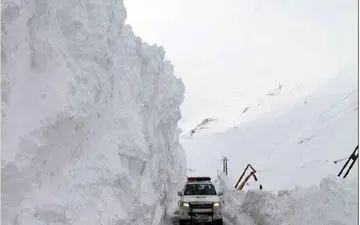 مفقود شدن ۴ نفر بر اثر ریزش بهمن در همدان؛ جست وجوی تیم‌های عملیاتی ادامه دارد